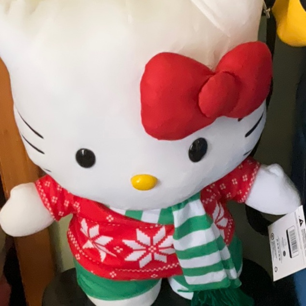 Hello Kitty Christmas Greeter